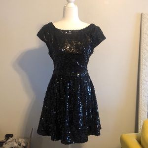 Amazing dress for your New Year’s Eve !